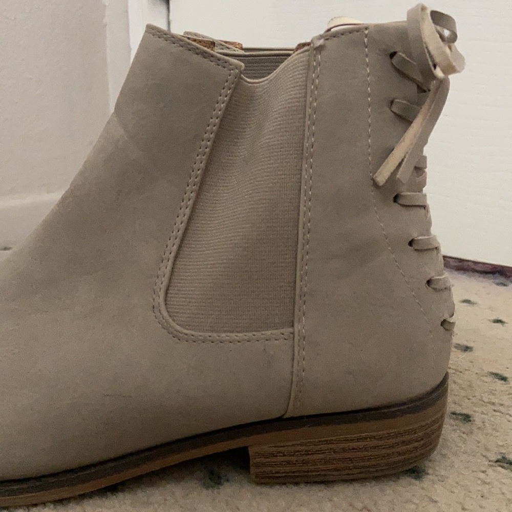 booties ! - Picture 3 of 4